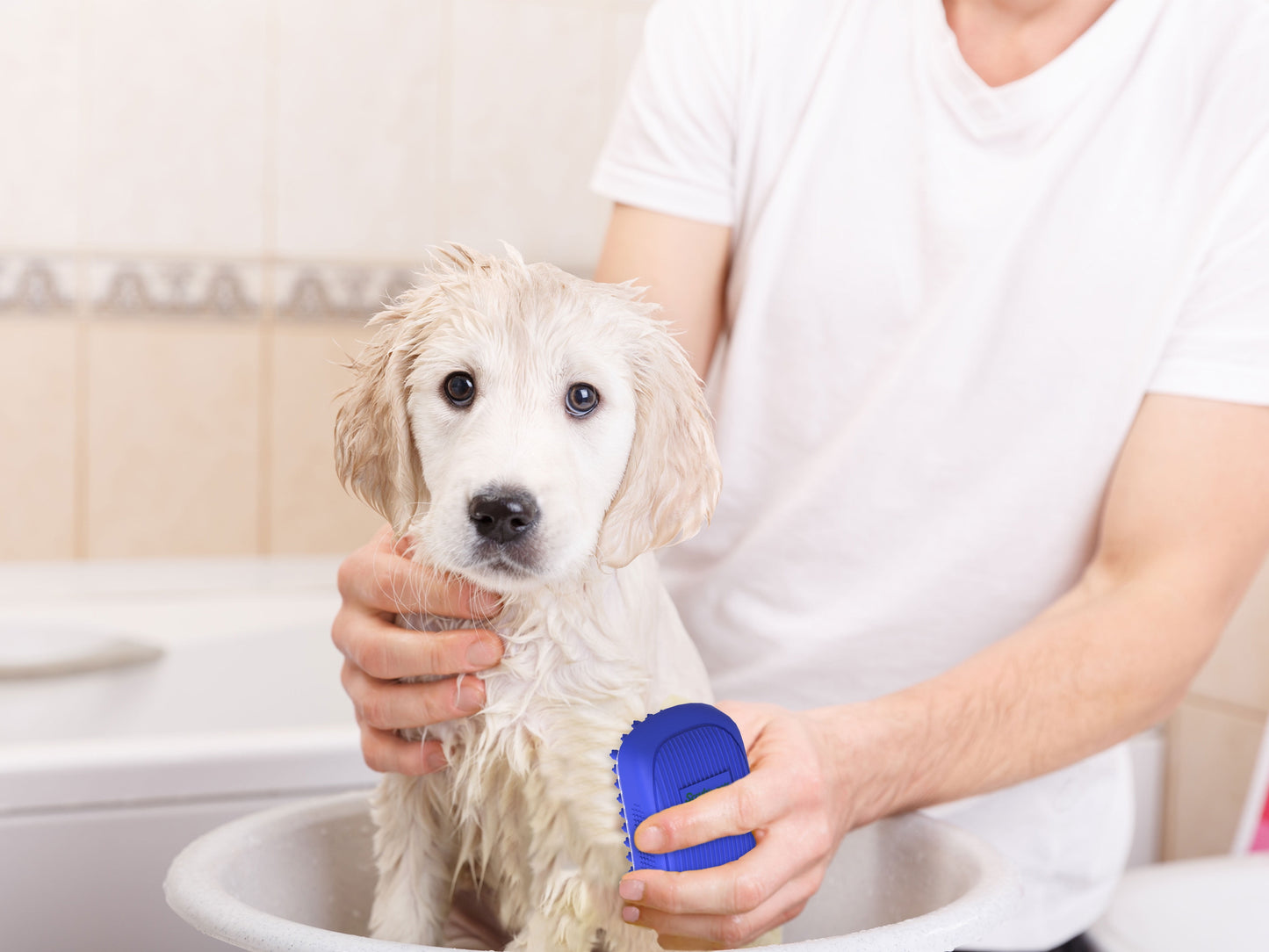 Dog Bath Scrubber Rubber Curry Comb and Pet Grooming Brush with Ergonomic Non-Slip Grip, Blue